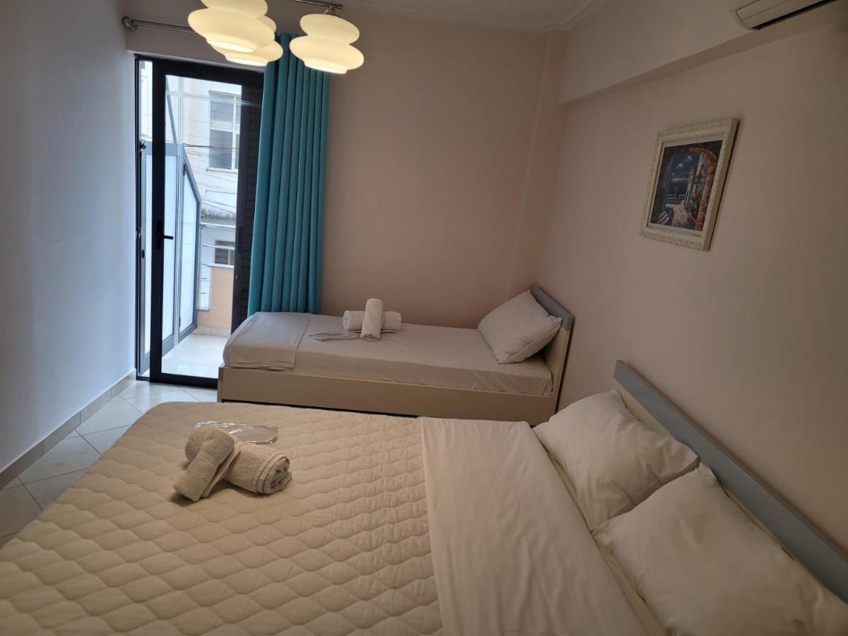 Amber Apartments Sarande Bilik gambar