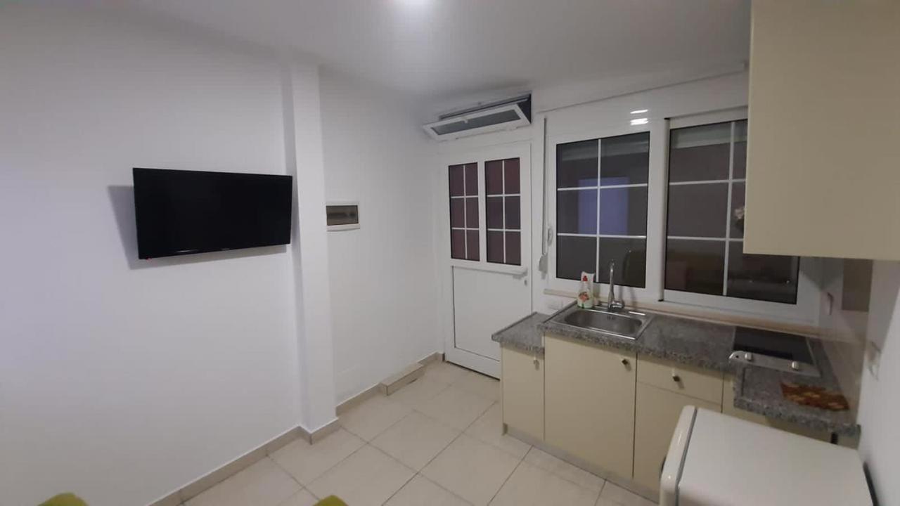 Amber Apartments Sarande Bilik gambar